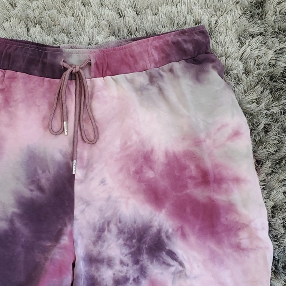 Tie Die Shorts - Picture 3 of 5